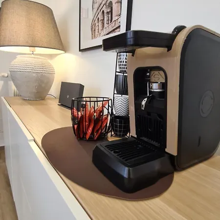 Loverhome 8 E 14 דירה