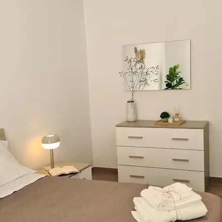 Loverhome 8 E 14