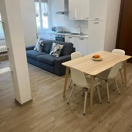 Loverhome 8 E 14 דירה