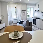 Διαμέρισμα Loverhome 14 *