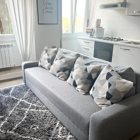 Loverhome 14 Apartment